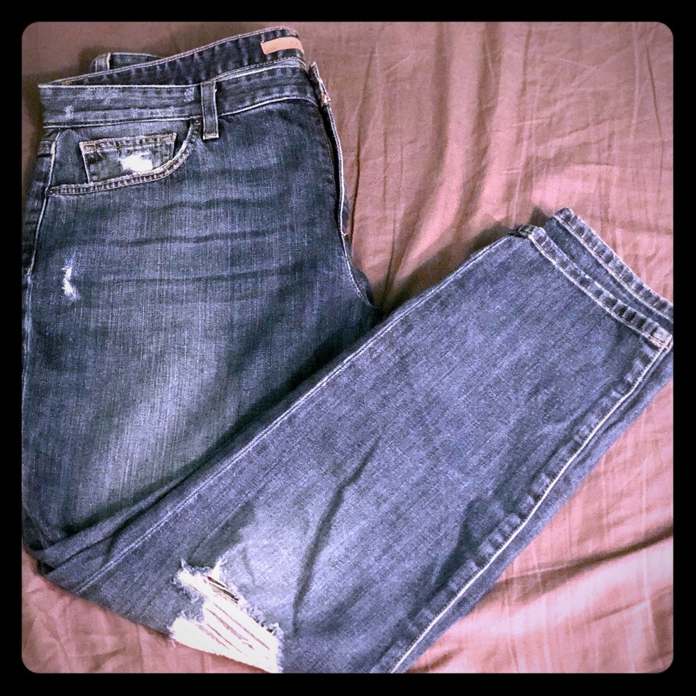Joe’s Jeans Boyfriend Slim Distressed